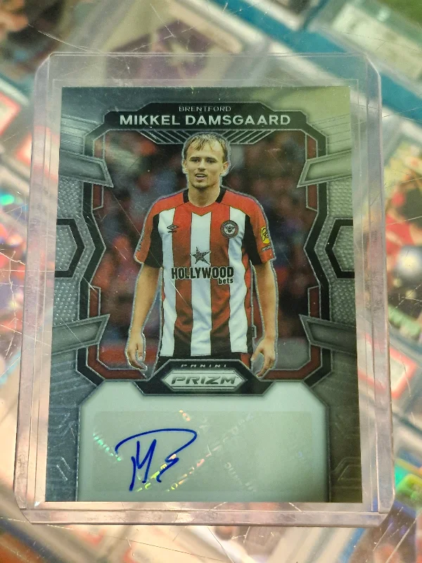 2023-24 Panini Prizm EPL MIKKEL DAMSGAARD Auto Base Signatures Brentford #S-MDA