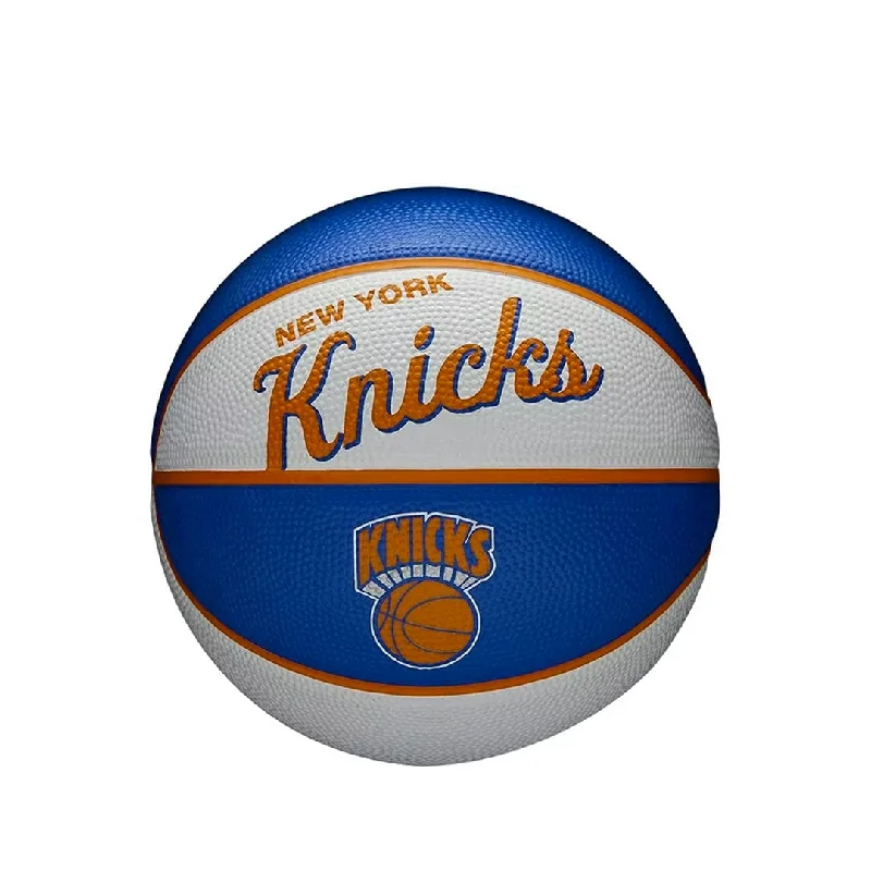 Wilson - New York Knicks Mini Basketball - Size 3 (WTB3200NYK)